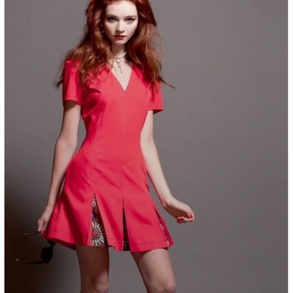 Alice's Pig Emily's‎ Electron Red V-Neck Pleated Mini Dress AP0177 NWT Size 6